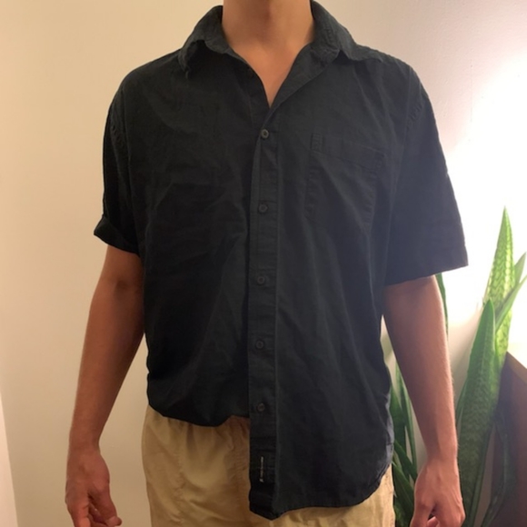 Button down - Picture 3 of 4